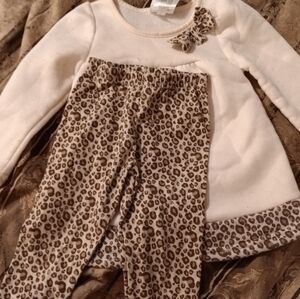 Baby girl outfit size 24months